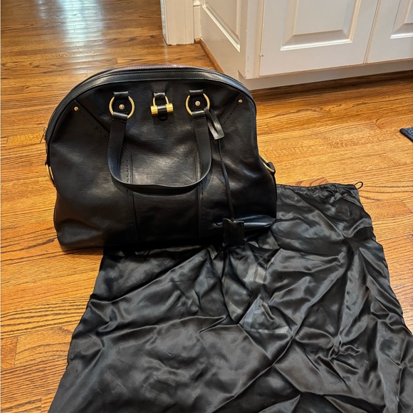 🖤💛Beautiful YSL Rive Gauche Black Leather Shoulder Bag💛🖤 - Picture 1 of 7